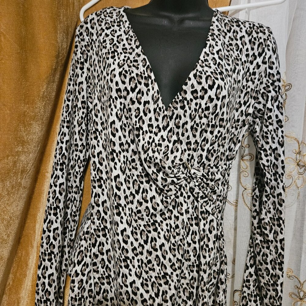Tahari Top